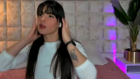 astrid_velle online show from June 2026 12:33:01 AM