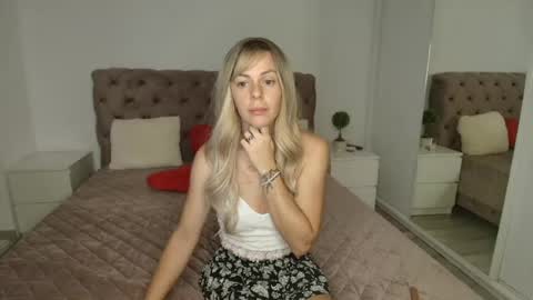 AstridX online show from July 2026 08:57:02 PM