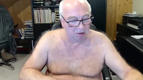 Snapshot of asusandy chatting on January 2025 10:44:02 PM asusandy online show from January 2025 10:44:02 PM