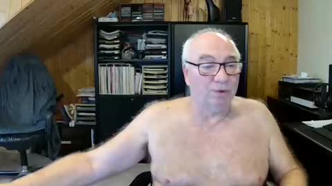 Snapshot of asusandy chatting on January 2025 12:47:02 PM asusandy online show from January 2025 12:47:02 PM