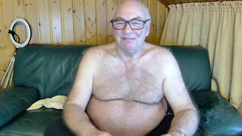 Snapshot of asusandy chatting on February 2025 01:10:02 PM asusandy online show from February 2025 01:10:02 PM