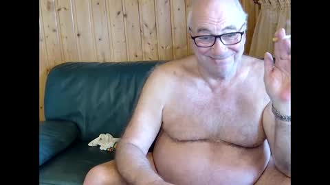 Snapshot of asusandy chatting on February 2025 11:28:02 AM asusandy online show from February 2025 11:28:02 AM