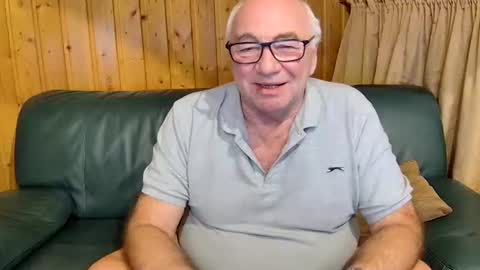 Snapshot of asusandy chatting on February 2025 11:00:02 PM asusandy online show from February 2025 11:00:02 PM