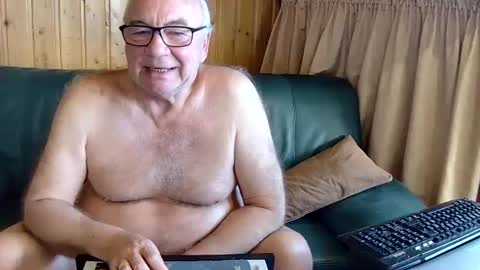 Snapshot of asusandy chatting on March 2025 08:11:01 AM asusandy online show from March 2025 08:11:01 AM