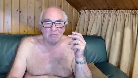 Snapshot of asusandy chatting on March 2025 09:57:01 PM asusandy online show from March 2025 09:57:01 PM