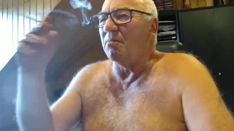 Snapshot of asusandy chatting on September 2025 12:07:01 PM asusandy online show from September 2025 12:07:01 PM