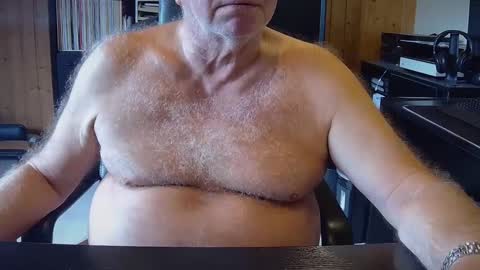 Snapshot of asusandy chatting on September 2025 12:42:01 PM asusandy online show from September 2025 12:42:01 PM