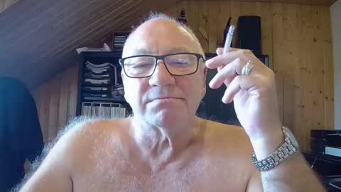 Snapshot of asusandy chatting on October 2025 01:32:01 PM asusandy online show from October 2025 01:32:01 PM