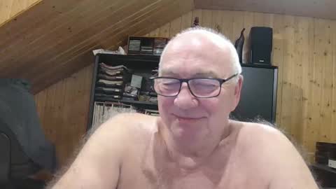 Snapshot of asusandy chatting on February 2026 12:29:02 AM asusandy online show from February 2026 12:29:02 AM