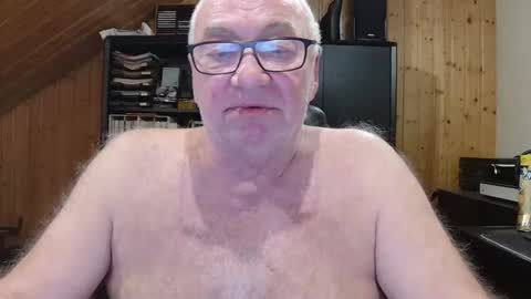 Snapshot of asusandy chatting on February 2026 09:13:02 PM asusandy online show from February 2026 09:13:02 PM