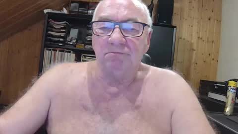 Snapshot of asusandy chatting on February 2026 09:45:01 PM asusandy online show from February 2026 09:45:01 PM