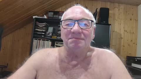 Snapshot of asusandy chatting on February 2026 10:42:01 PM asusandy online show from February 2026 10:42:01 PM