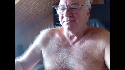 Snapshot of asusandy chatting on March 2026 11:44:02 AM asusandy online show from March 2026 11:44:02 AM