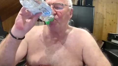 Snapshot of asusandy chatting on April 2026 11:07:02 PM asusandy online show from April 2026 11:07:02 PM