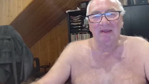 Snapshot of asusandy chatting on May 2026 12:40:02 AM asusandy online show from May 2026 12:40:02 AM