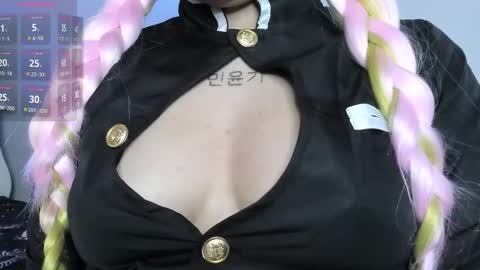 Athena online show from October 2025 07:55:02 PM