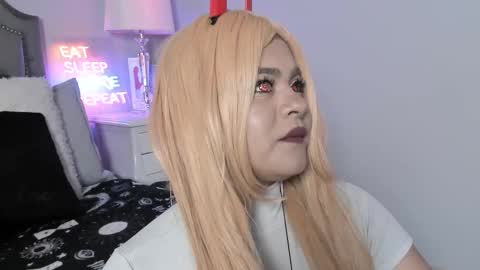 Athena online show from October 2025 07:43:01 PM