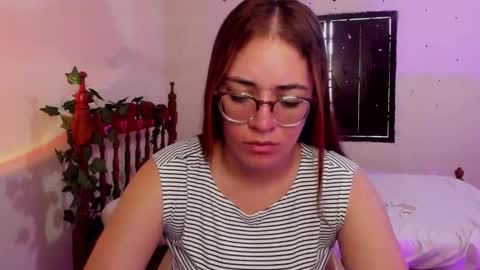 Snapshot of atenas__05 chatting on December 2024 09:54:01 PM atenas online show from December 2024 09:54:01 PM