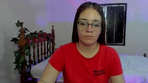 Snapshot of atenas__05 chatting on January 2025 07:07:02 PM atenas online show from January 2025 07:07:02 PM