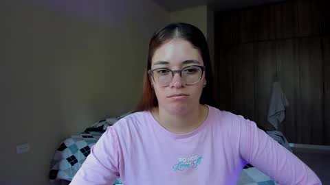 Snapshot of atenas__05 chatting on January 2025 07:48:01 PM atenas online show from January 2025 07:48:01 PM