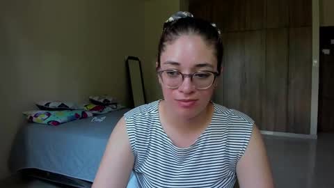 Snapshot of atenas__05 chatting on January 2025 07:06:01 PM atenas online show from January 2025 07:06:01 PM