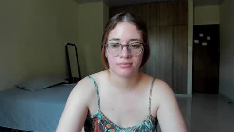 Snapshot of atenas__05 chatting on January 2025 07:18:01 PM atenas online show from January 2025 07:18:01 PM