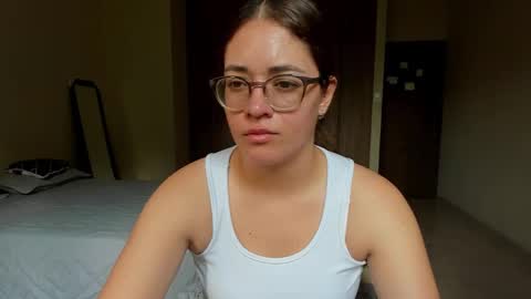 Snapshot of atenas__05 chatting on January 2025 07:39:01 PM atenas online show from January 2025 07:39:01 PM