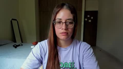 Snapshot of atenas__05 chatting on January 2025 06:57:01 PM atenas online show from January 2025 06:57:01 PM