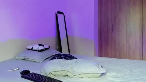 Snapshot of atenas__05 chatting on January 2025 07:22:01 PM atenas online show from January 2025 07:22:01 PM