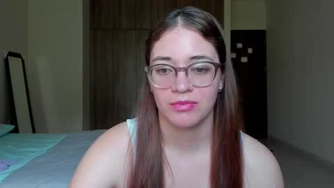 Snapshot of atenas__05 chatting on January 2025 07:08:01 PM atenas online show from January 2025 07:08:01 PM