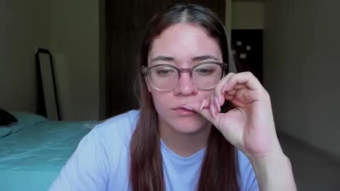 Snapshot of atenas__05 chatting on February 2025 07:00:01 PM atenas online show from February 2025 07:00:01 PM