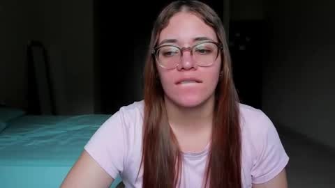 Snapshot of atenas__05 chatting on February 2025 07:00:01 PM atenas online show from February 2025 07:00:01 PM