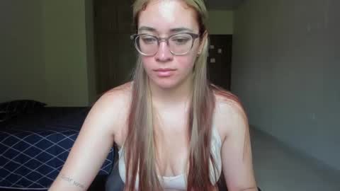 Snapshot of atenas__05 chatting on February 2025 06:21:01 PM atenas online show from February 2025 06:21:01 PM