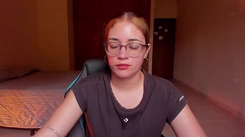 Snapshot of atenas__05 chatting on February 2025 06:30:02 PM atenas online show from February 2025 06:30:02 PM