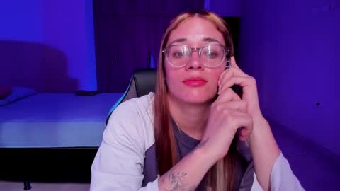 Snapshot of atenas__05 chatting on February 2025 07:04:02 PM atenas online show from February 2025 07:04:02 PM