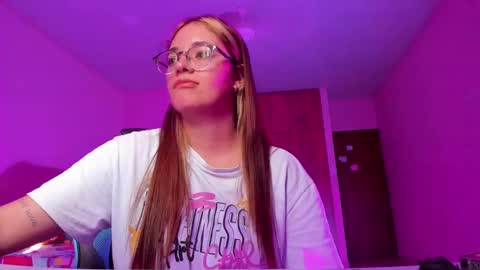 Snapshot of atenas__05 chatting on March 2025 09:37:02 PM atenas online show from March 2025 09:37:02 PM