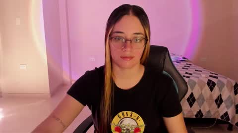 Snapshot of atenas__05 chatting on September 2025 06:51:02 PM atenas online show from September 2025 06:51:02 PM