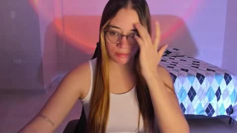 Snapshot of atenas__05 chatting on September 2025 09:43:02 AM atenas online show from September 2025 09:43:02 AM