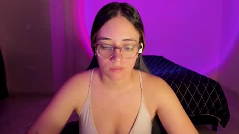 Snapshot of atenas__05 chatting on October 2025 09:21:02 AM atenas online show from October 2025 09:21:02 AM