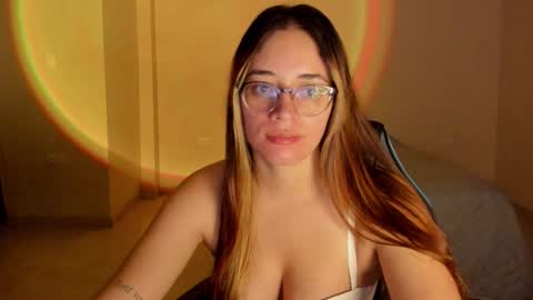 Snapshot of atenas__05 chatting on October 2025 09:24:02 AM atenas online show from October 2025 09:24:02 AM