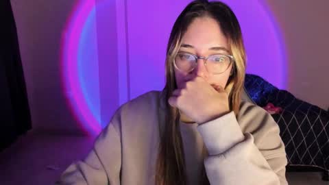 Snapshot of atenas__05 chatting on November 2025 09:19:01 AM atenas online show from November 2025 09:19:01 AM