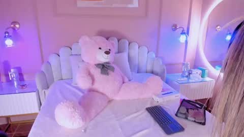 Snapshot of atenea_cute21 chatting on May 2026 03:13:01 AM Athenea online show from May 2026 03:13:01 AM