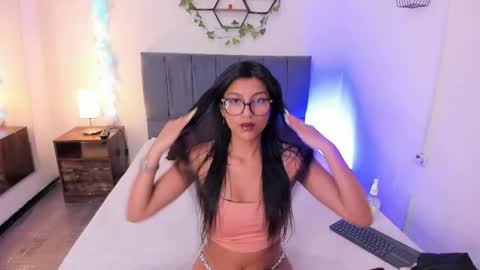 ateneaaa_ online show from May 2026 11:29:02 AM