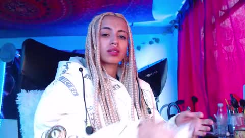 Snapshot of ateneasairce chatting on September 2025 12:54:01 PM Atenea online show from September 2025 12:54:01 PM