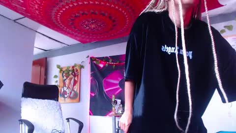 Snapshot of ateneasairce chatting on October 2025 12:50:01 PM Atenea online show from October 2025 12:50:01 PM