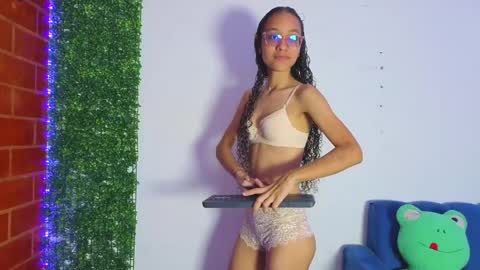 Snapshot of athenea_03 chatting on May 2026 01:56:01 AM Athenea online show from May 2026 01:56:01 AM