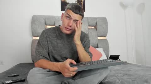 Snapshot of athlass_ chatting on January 2025 10:07:02 PM athlass_ online show from January 2025 10:07:02 PM