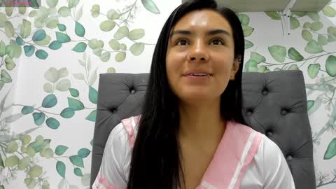 Snapshot of atilana_diaz chatting on December 2024 02:05:01 PM Atilana Diaz online show from December 2024 02:05:01 PM