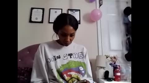 Snapshot of atirahcali chatting on October 2025 02:51:02 PM AtirahCali online show from October 2025 02:51:02 PM