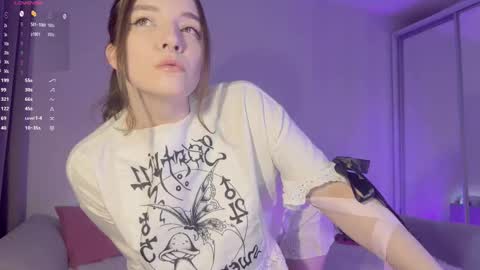 Snapshot of atomsyvuu chatting on March 2026 06:19:02 PM Tilda or Tilly online show from March 2026 06:19:02 PM